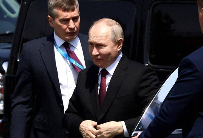 武契奇向普京诉苦