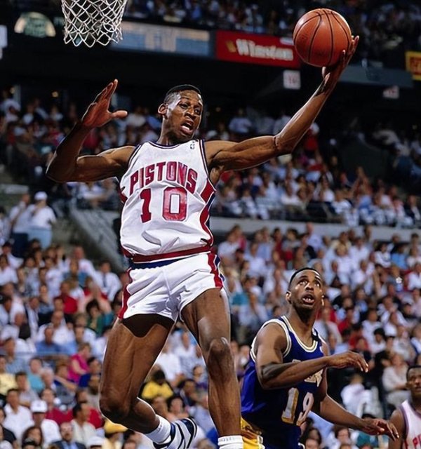 永宝网 只差223个篮板，罗德曼用14年创造的生涯纪录，要被詹姆斯打破了